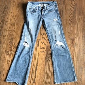 American Eagle distressed hipster jean